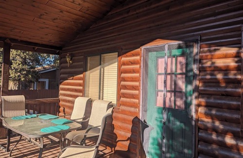 Overgaard Cabin | Charming Log Cabin in the Pines