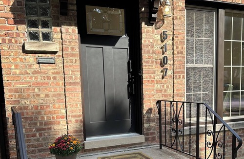 Jefferson Park House | Charming Mid-Century Home Near O’Hare Airport