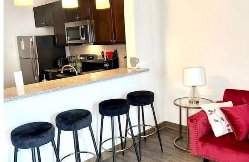 Home Park Apartment | Charming midtown oasis | No Service Fee |FREE parkn