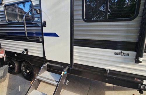 Rural Estates House | Charming mobile home for camping at your favorite locations with AC . Sleeps 6 .
