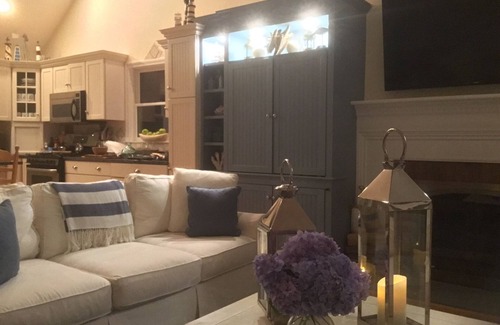 Montauk House | Charming Montauk Beach House off East Lake Drive - Sunset and Water Views