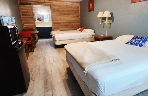 Port Mansfield Hotel | Charming motel room in adorable Port Mansfield, TX pet- friendly