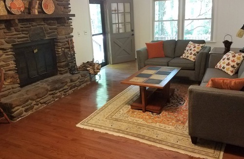 Brevard House | Charming Mountain Cottage - Connestee Falls