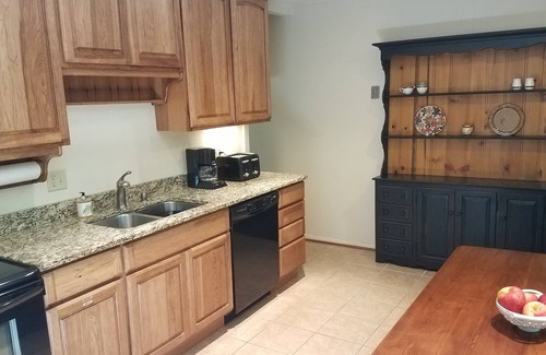 Brevard House | Charming Mountain Cottage - Connestee Falls