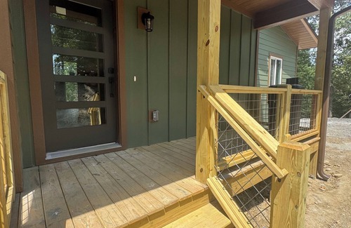 Ranger House | Charming Mountain Home- Gather, Relax, Explore