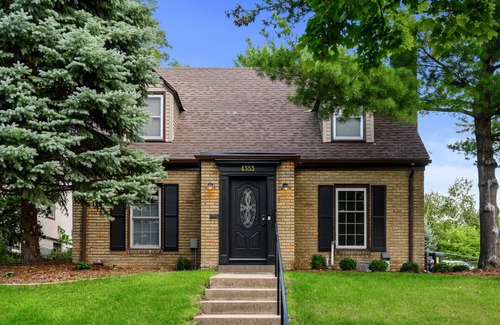 Ericsson House | Charming Mpls Home on Lake Hiawatha. Bike/Walk Trails & Restaurants Nearby