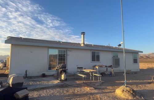 Crystal Bed & Breakfast | Charming oasis!This peaceful clean retreat is on your way to Death Valley.