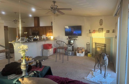 Crystal Bed & Breakfast | Charming oasis!This peaceful clean retreat is on your way to Death Valley.