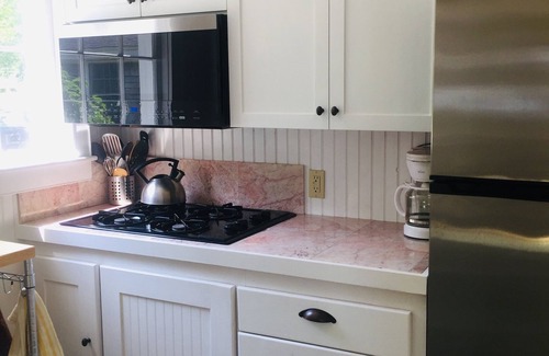 Brunswick Cottage | Charming Ocean-Front Guest House on Private 3-Acre Peninsula