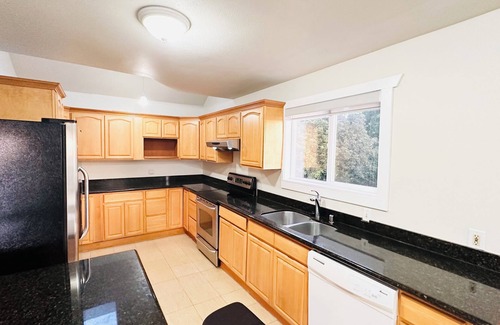 Mukilteo House | Charming ocean view house w/office/fully fenced yard in gorgeous Mukilteo