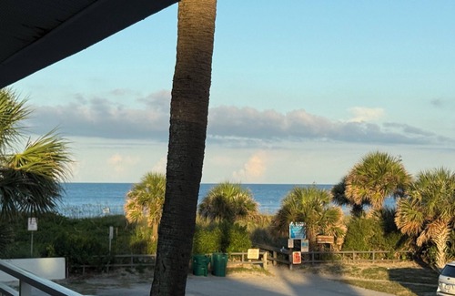 Cocoa Beach Condo | Charming Oceanfront 1-bedroom condo in fantastic Cocoa Beach with AC