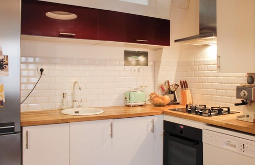 Quartier de la Goutte-d'Or Apartment | Charming Parisian Stay Just Steps from Montmartre