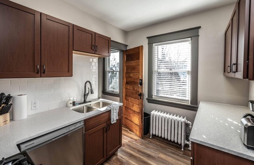 St. Anthony Park Apartment | Charming Parkview 4BR Duplex by State Fair, U of M, DT