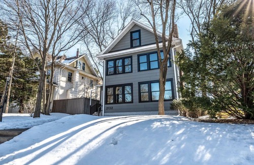 St. Anthony Park Apartment | Charming Parkview 4BR Duplex by State Fair, U of M, DT
