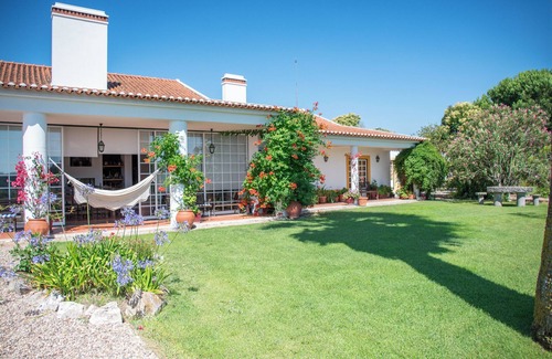 Santarem House | Charming peaceful beautiful house in a small village, only one hour from Lisbon.