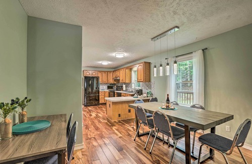 Pentwater House | Charming Pentwater Home w/Fire Pit & Yard!