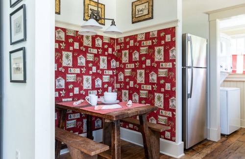 Warm Springs Cottage | Charming Pet-Friendly Cottage with access to Old Dairy Complex
