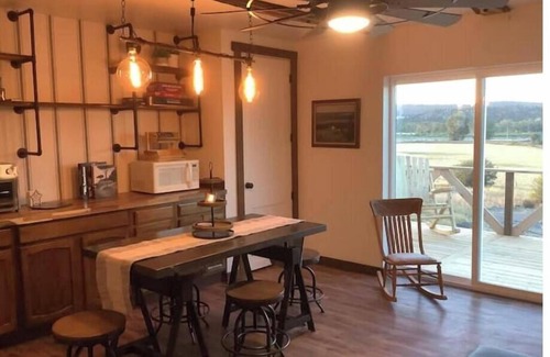 Reed Point Other | Charming, pet-friendly, 2-bedroom farmhouse in Reed Point with WiFi and AC