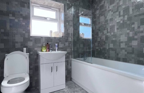 Cradley Apartment | Charming private 1-bedroom apartment with private bathroom