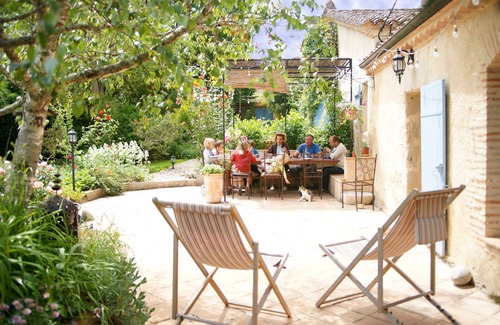 Moulinet House | Charming property -ideal for 8- with swimming pool surrounded by hazelnut trees
