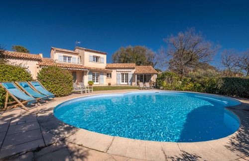 Bagnols-en-Foret Villa | Charming Provencal Villa; oasis of calm