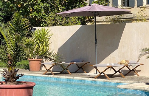 Arles House | Charming Provencal farmhouse in a green setting
