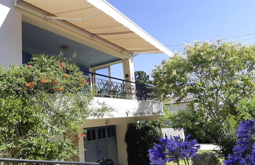 Le Brusc House | CHARMING, QUIET house in Le Brusc right next to the sea and shops