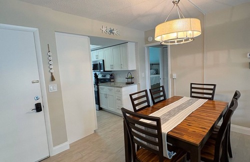 Venice Condo | Charming, recently renovated 2-bedroom condo with AC, WiFi in fabulous Venice