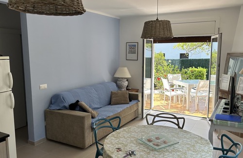 Llanca House | Charming renovated house - 4 mn walk from Grifeu beach - Very nice garden-Parking area