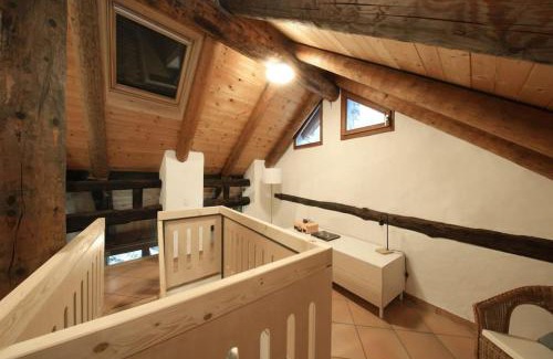 Aurigeno House | Charming Retreat- 100-Year-Old Stone Rustico