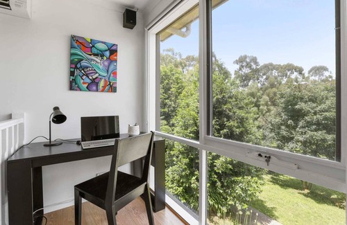 Monbulk House | Charming Retreat in Monbulk - 2B