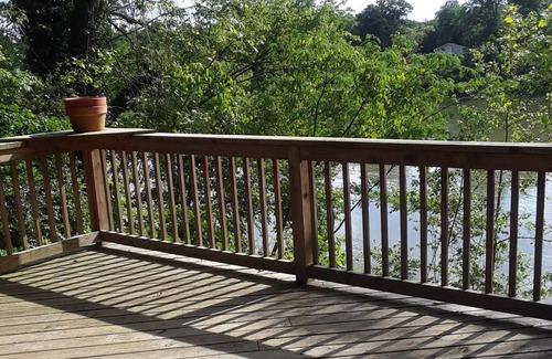 Pennington Bend Cottage | CHARMING RIVER COTTAGE NEAR GRAND OLE OPRY & DOWNTOWN