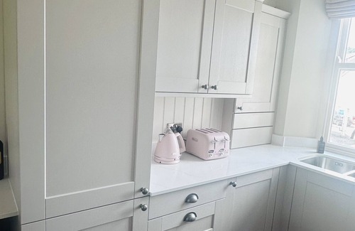 Kendal Apartment | Charming Riverside Apartment