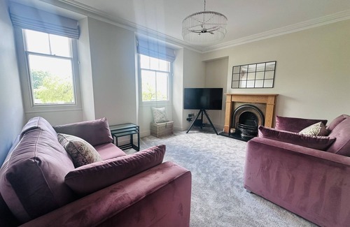 Kendal Apartment | Charming Riverside Apartment