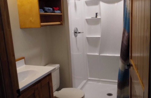 Hemphill House | Charming Room in peaceful Hemphill with WiFi, AC and a before of Toledo Bend