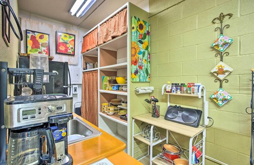 Rowlett Cottage | Charming Rowlett Guest Cottage; Walk Downtown