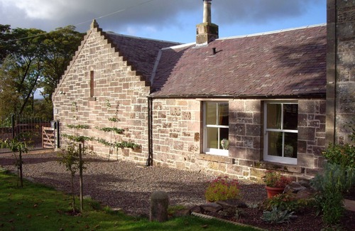 Lanark Cottage | Charming Rural Farmhouse Cottage