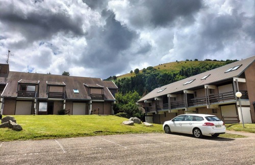 Muhlbach-sur-Munster Apartment | Charming studio cabin with mountain view