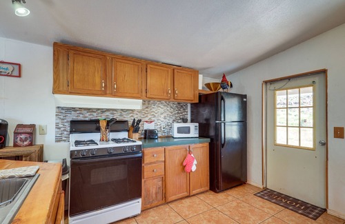 Santa Rosa House | Charming Santa Rosa Home w/Mountain Views & Porch