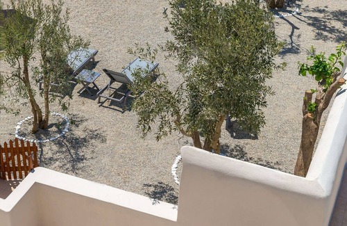 Pyrgos Villa | Charming Santorini Villa | 1 Bedroom Suite | Villa Dragneel | Spacious Terrace.