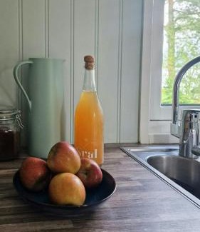 Torjulvagen House | Charming Seaside Cabin In Tingvoll