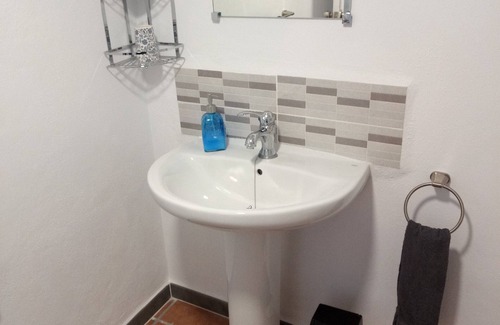 Moclin Apartment | Charming self contained apartment 58m square in the center of Moclin