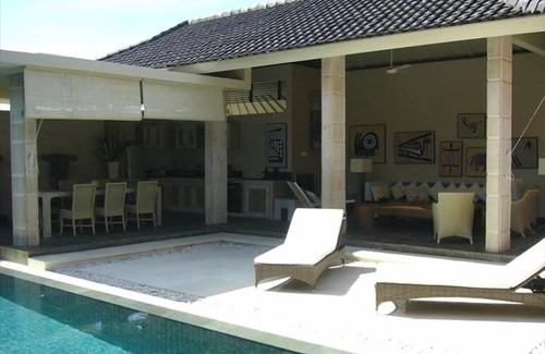 Laksmana Villa | Charming Seminyak Villa - Close to Restaurants & Shopping
