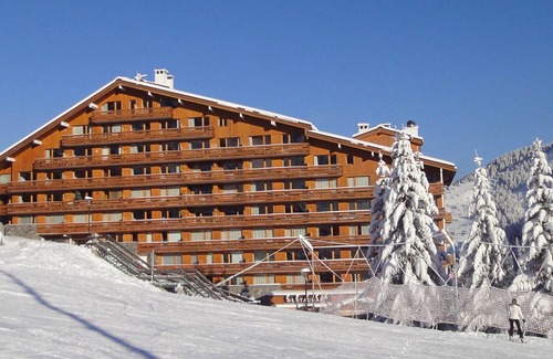 Meribel-Mottaret Apartment | Charming Ski-In/Ski-Out Studio with South-Facing Balcony - Sleeps 4