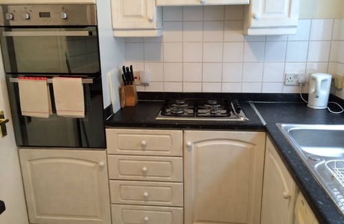 North Acton House | Charming, Spacious, 2 Bedroom Apartment - Elizabeth & Central Lines