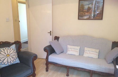 North Acton House | Charming, Spacious, 2 Bedroom Apartment - Elizabeth & Central Lines