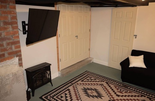 White Hall House | Charming, spacious house with large outdoor area.