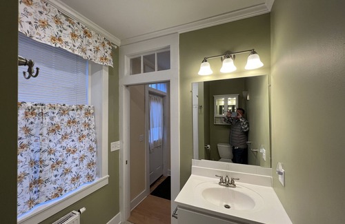 Gardiner Apartment | Charming Spacious Studio - Brand New!n5 min. to I-95