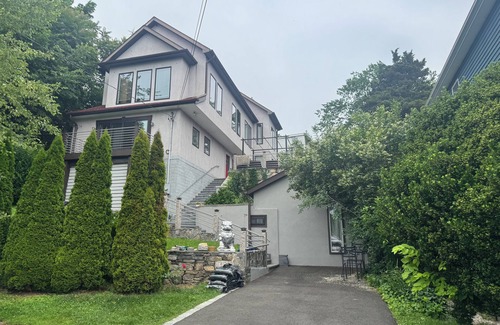 Cos Cob Cottage | Charming Studio-Cottage with WiFi & TV free parking in Greenwich