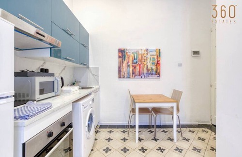 Floriana Apartment | Charming Studio home in Floriana's Heart w/WIFI